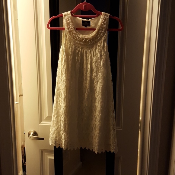 Dresses & Skirts - White/cream lace dress